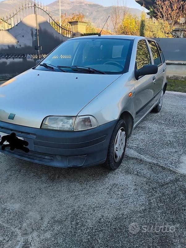 Usata Fiat Punto Star 60 CV (44 kW) 1998 Grigio Berlina