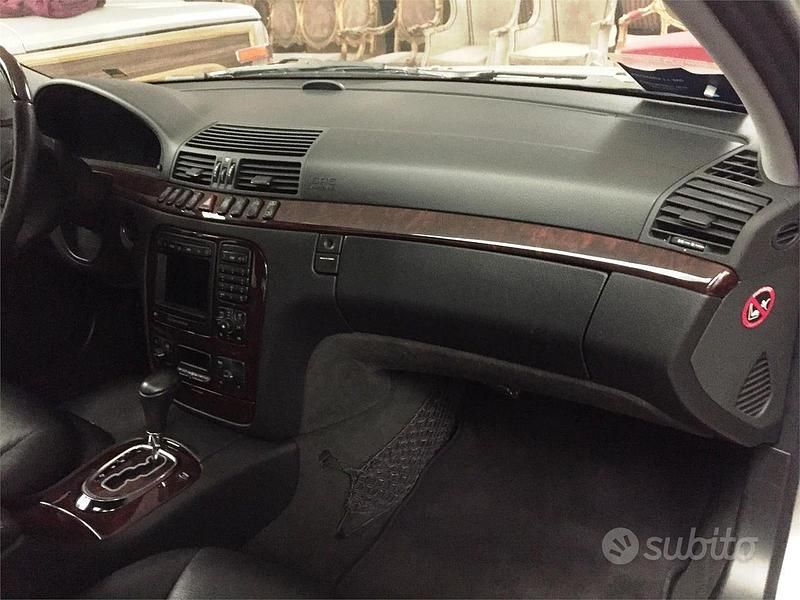 Usata Mercedes S500 306 CV (225 kW) 1999 Grigio Berlina