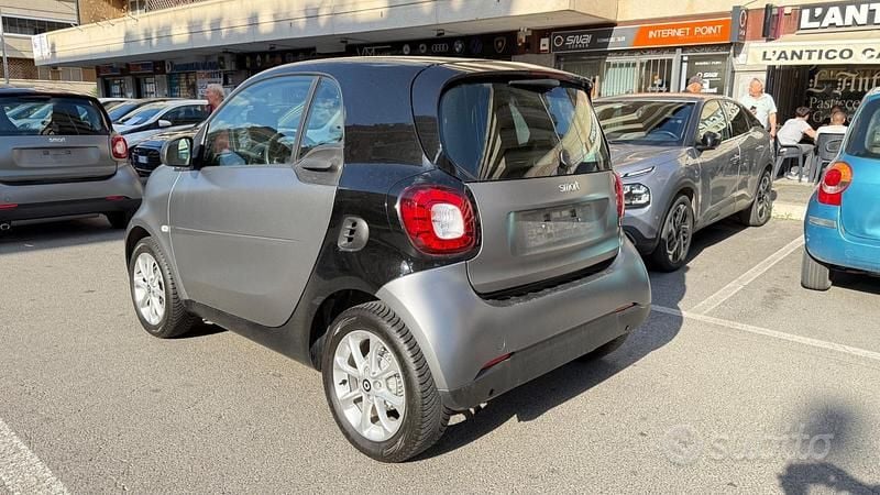 Begagnad Smart ForTwo Coupé Passion 90 HK (66 kW) 2019 Grå Sportkupé