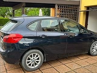 Usata BMW 218 Efficient Dynamics 150 CV (110 kW) 2017 Blu Monovolume