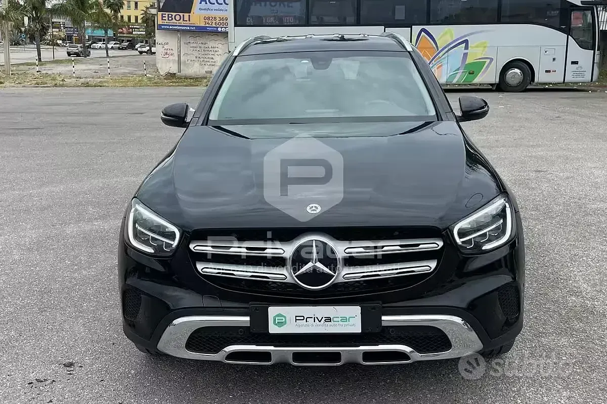 Usata Mercedes GLC200 Business 163 CV (119 kW) 2021 Nero SUV