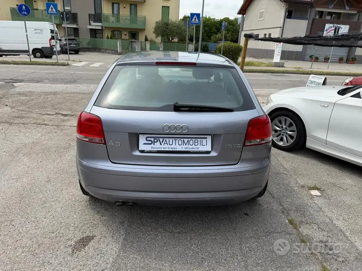 Usado Audi A3 105 CV (77 kW) 2007 Azul Utilitario