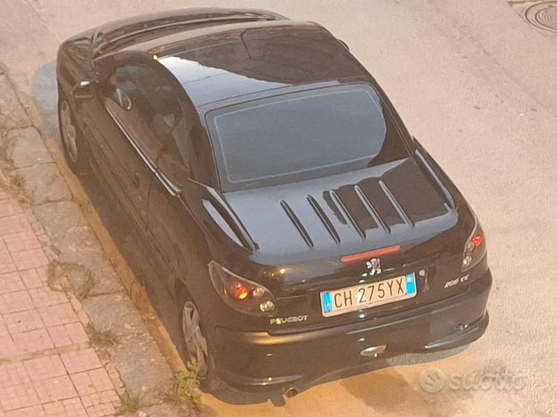 Usata Peugeot 206 CC 109 CV (80 kW) 2003 Nero Cabrio