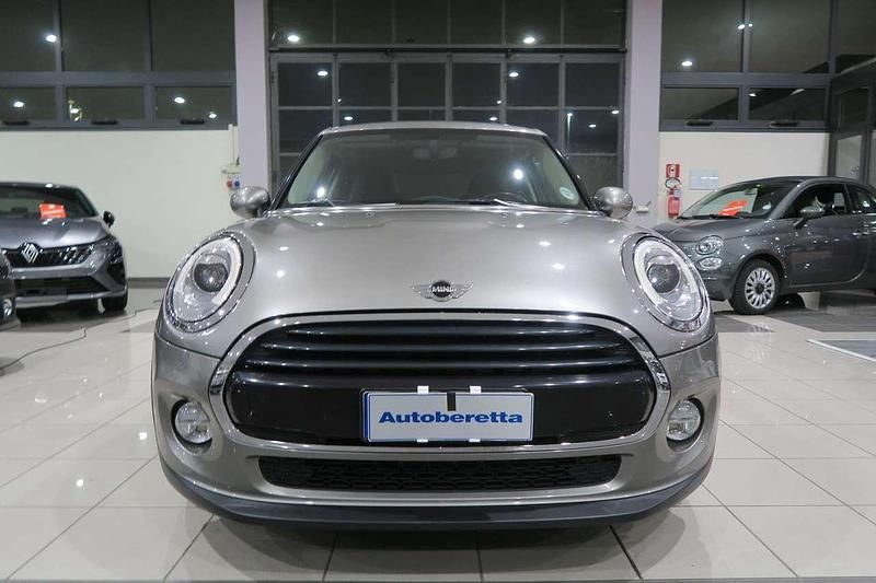 Usata Mini Cooper D Business 116 CV (85 kW) 2018 Melting silver Utilitaria