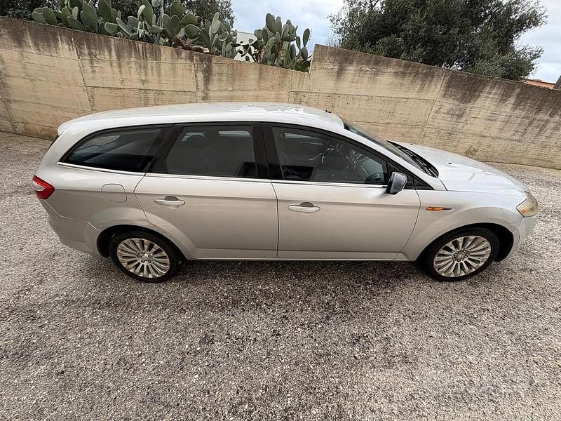 Usata Ford Mondeo 140 CV (102 kW) 2008 Grigio Station wagon