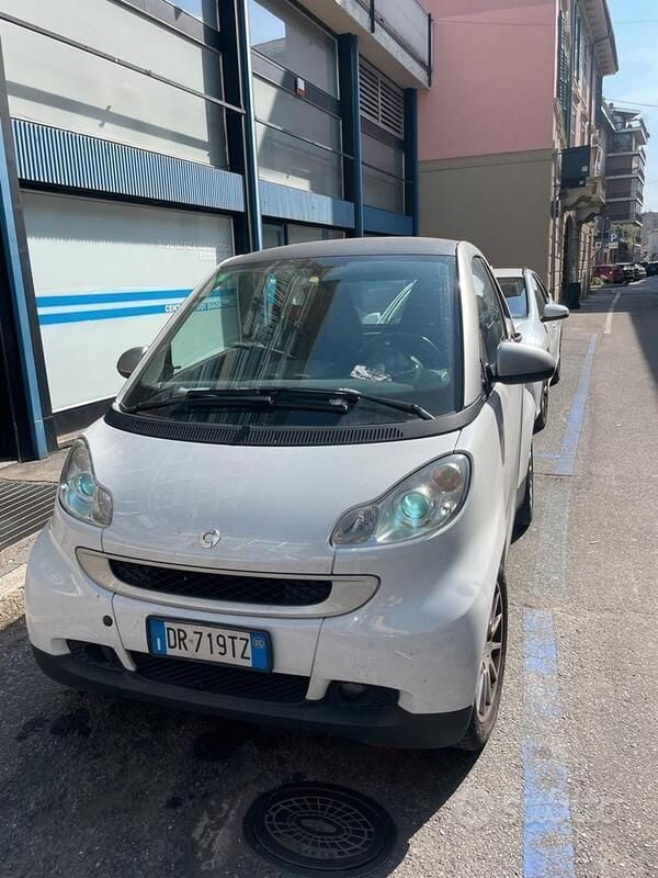 Usata 2008 Smart ForTwo Coupé Utilitaria | 3900 € (Ottimo prezzo) - Immagine 1/4