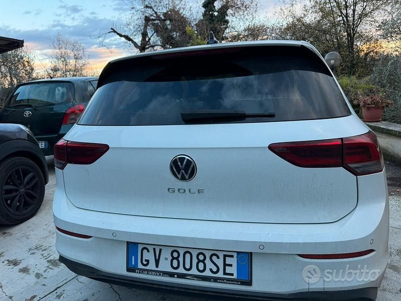 Usata VW Golf VII 115 CV (84 kW) 2021 Bianco Utilitaria