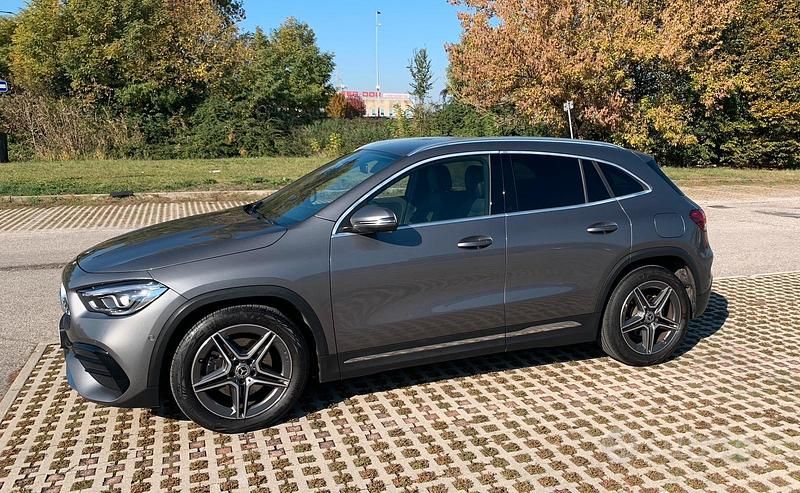 Usata Mercedes GLA200 Premium 150 CV (110 kW) 2020 Grigio SUV