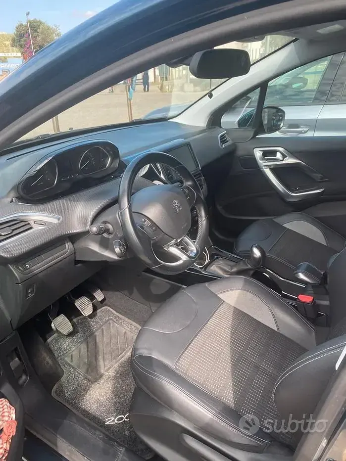 Usata Peugeot 2008 99 CV (72 kW) 2018 Verde SUV