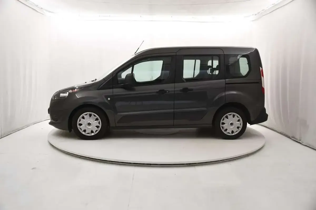 Usata Ford Tourneo 120 CV (88 kW) 2019 Grigio Furgone