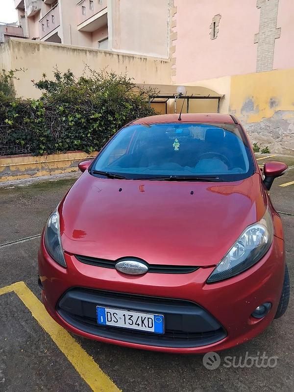 Usata Ford Fiesta 68 CV (50 kW) 2009 Rosso Utilitaria