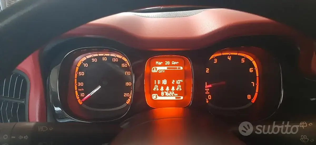 Usata Fiat Panda Lounge 69 CV (50 kW) 2016 Nero Utilitaria