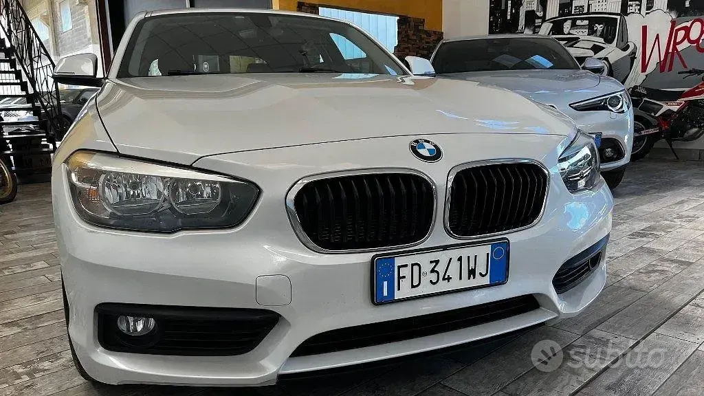 Usata BMW 118 Advantage 150 CV (110 kW) 2016 Bianco Utilitaria
