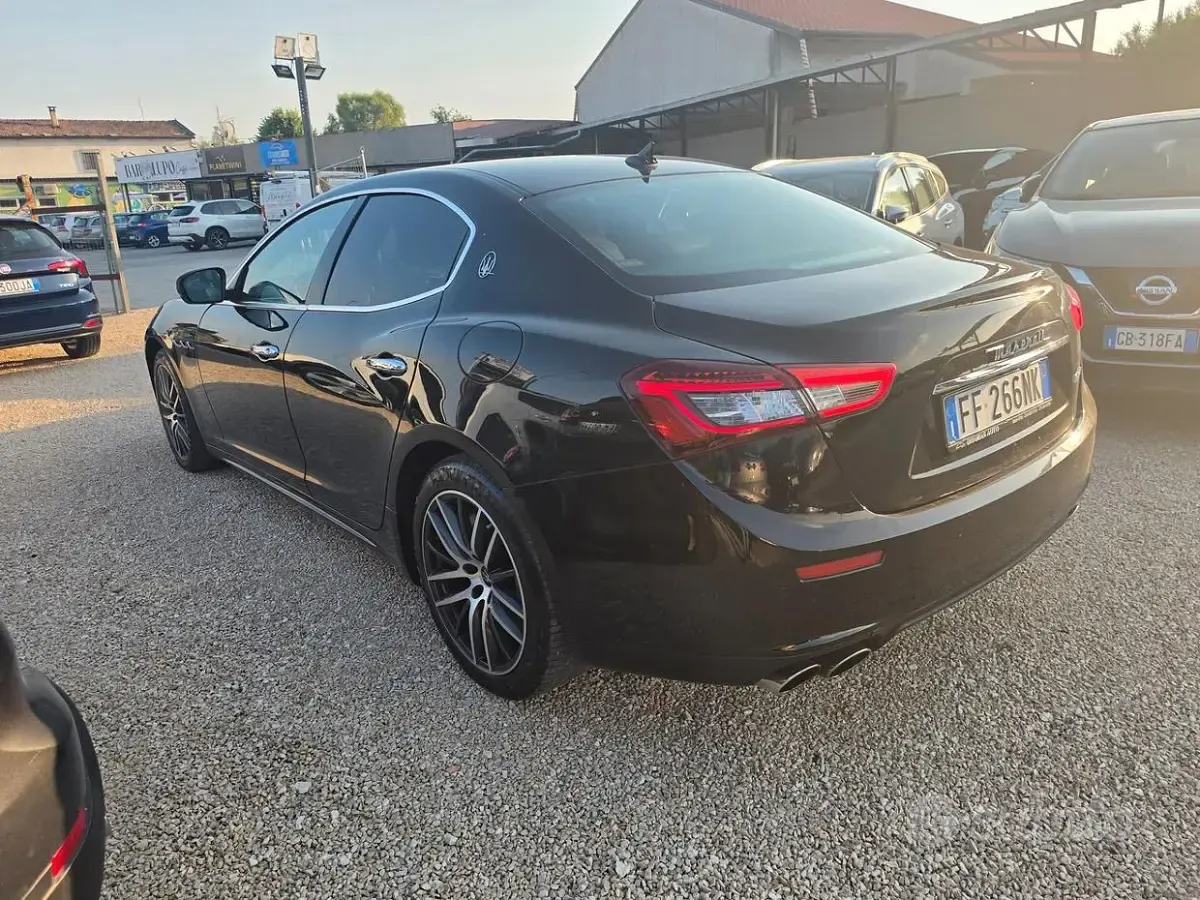 Usata Maserati Ghibli 250 CV (183 kW) 2016 Nero Berlina