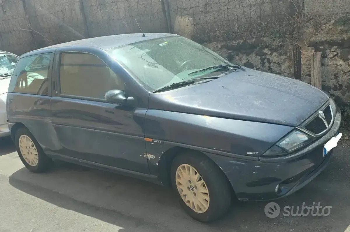 Usata Lancia 2000 60 CV (44 kW) 2000 Bluazzurro Berlina