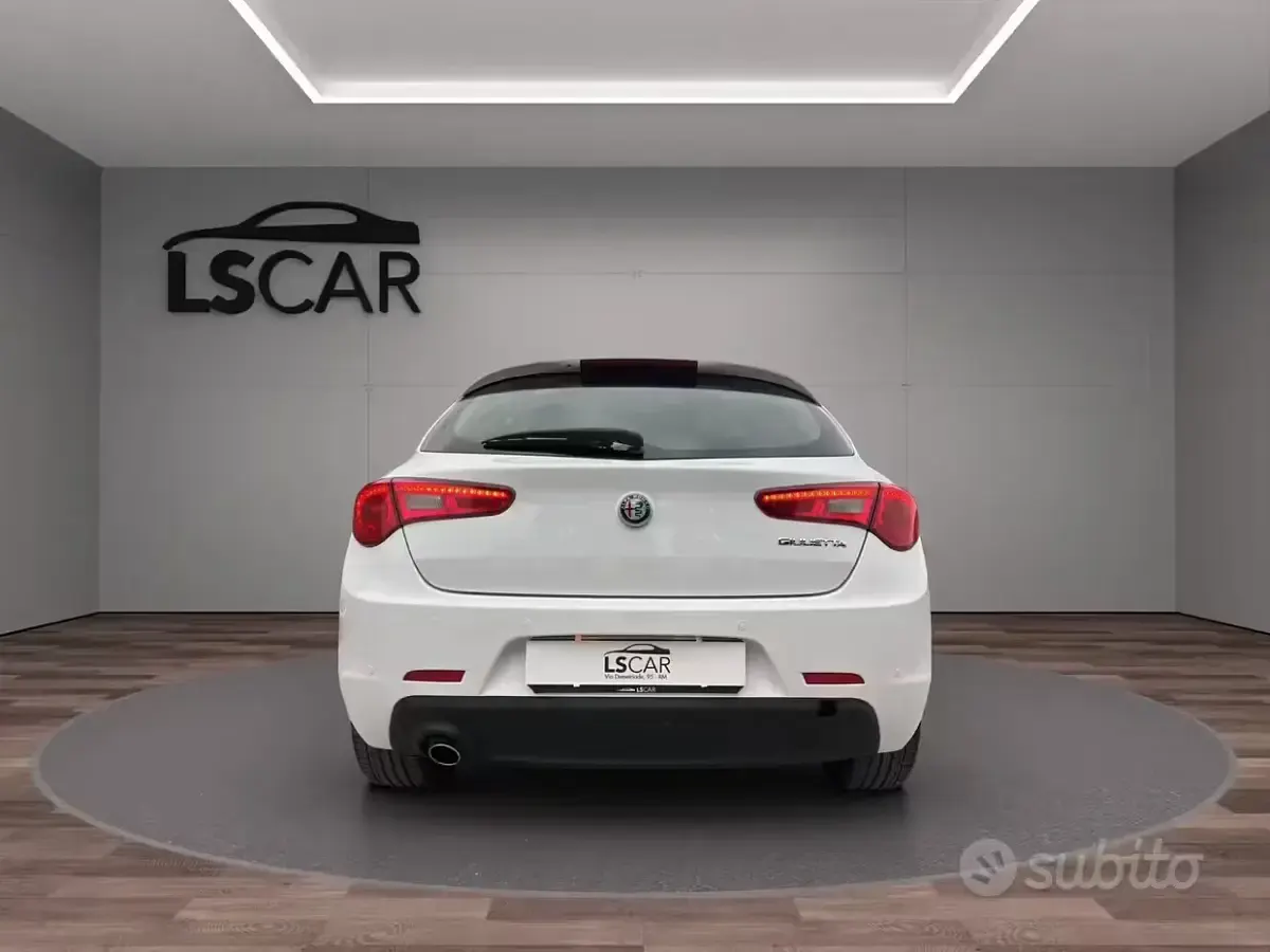 Usata Alfa Romeo Giulietta Super 120 CV (88 kW) 2018 Bianco Utilitaria