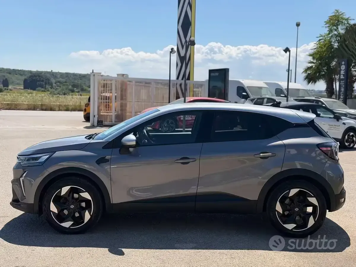 Usata Renault Captur Techno 101 CV (74 kW) 2025 Grigio SUV