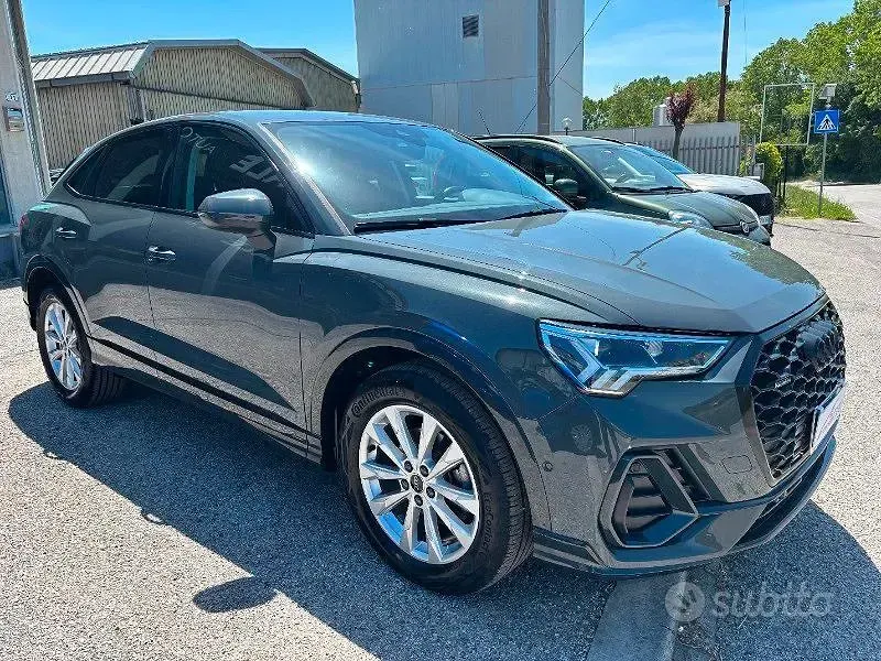 Begagnad Audi Q3 150 HK (110 kW) 2024 Grå SUV