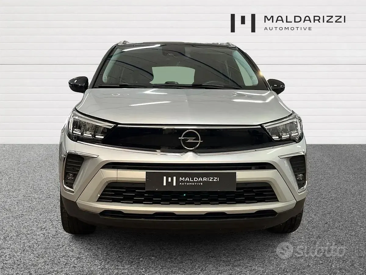 Usata Opel Crossland X Ultimate 110 CV (80 kW) 2023 Grigio SUV