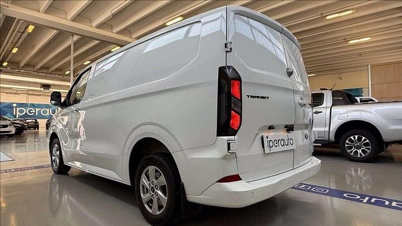 Usata Ford Transit Custom Titanium 136 CV (100 kW) 2024 Bianco pastello Furgone