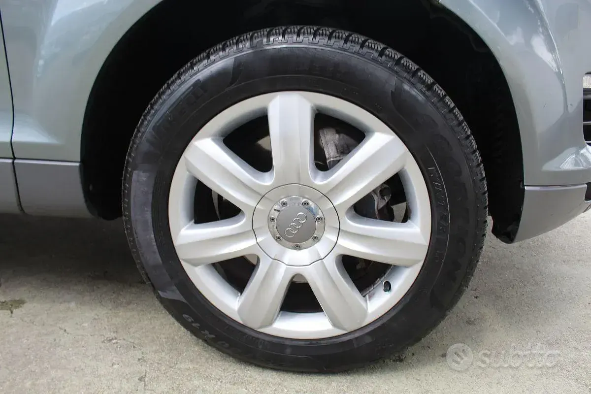 Usata Audi Q7 Advanced 235 CV (172 kW) 2007 Grigio SUV