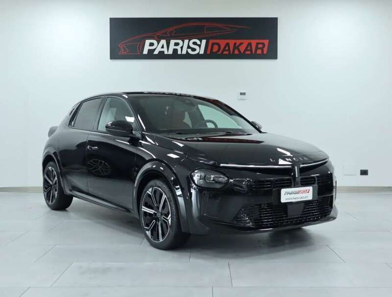 Nuova Lancia Ypsilon 101 CV (74 kW) 2025 Oro/tetto nero Utilitaria