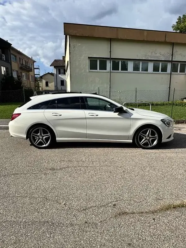 Usata Mercedes CLA200 Shooting Brake Urban 136 CV (100 kW) 2016 Station wagon