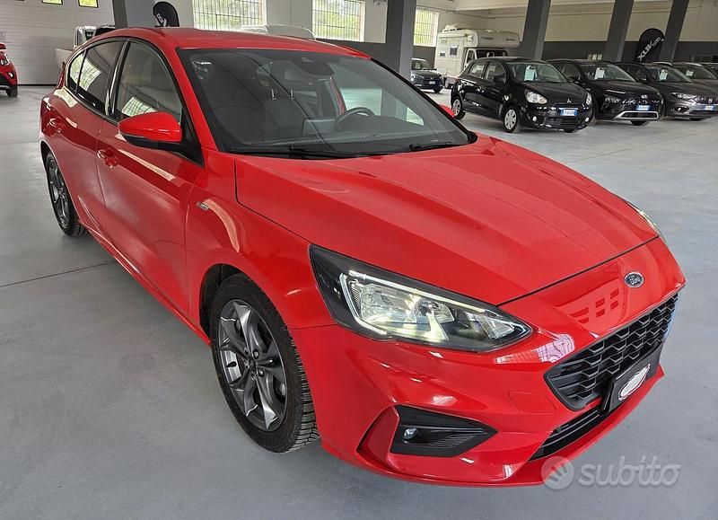 Occasion Ford Focus ST-Line 125 PK (91 kW) 2020 Rood Sedan