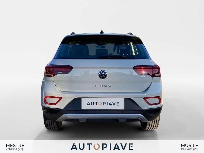 Usata VW T-Roc Life 110 CV (80 kW) 2022 Grigio SUV