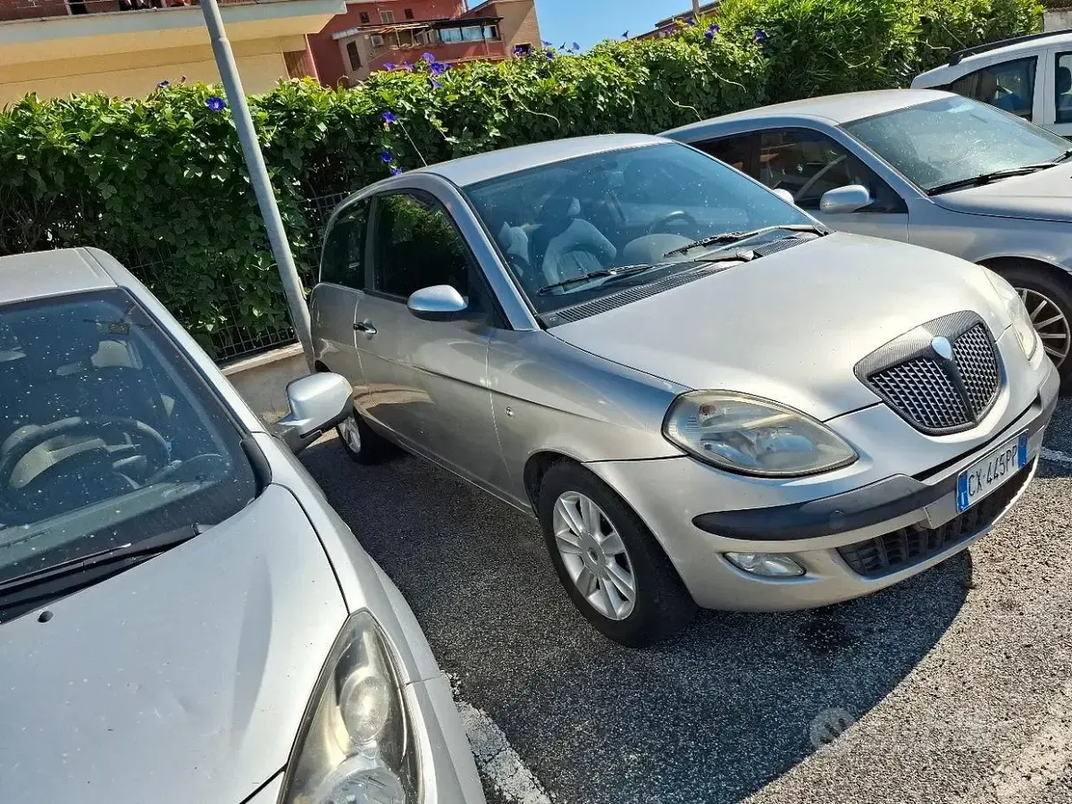 Usata Lancia Ypsilon 69 CV (50 kW) 2005 Grigio Utilitaria