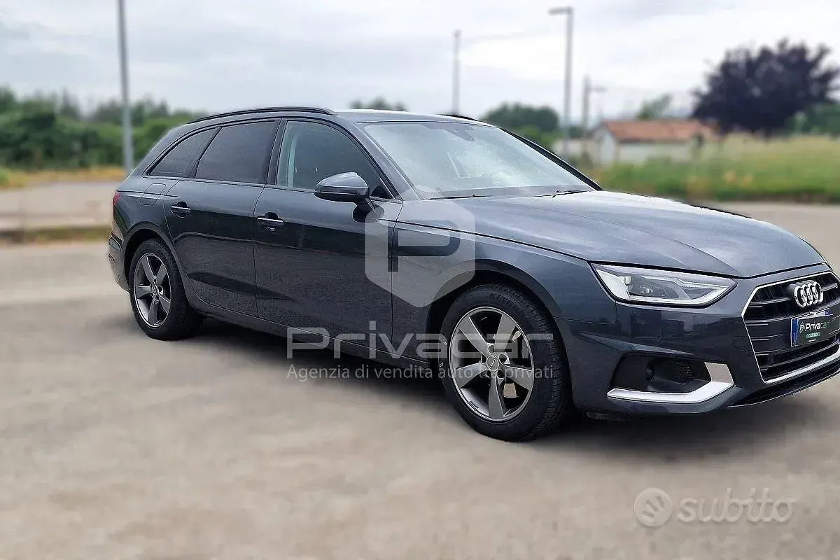 Begagnad Audi A4 Business 163 HK (119 kW) 2021 Grå Kombi