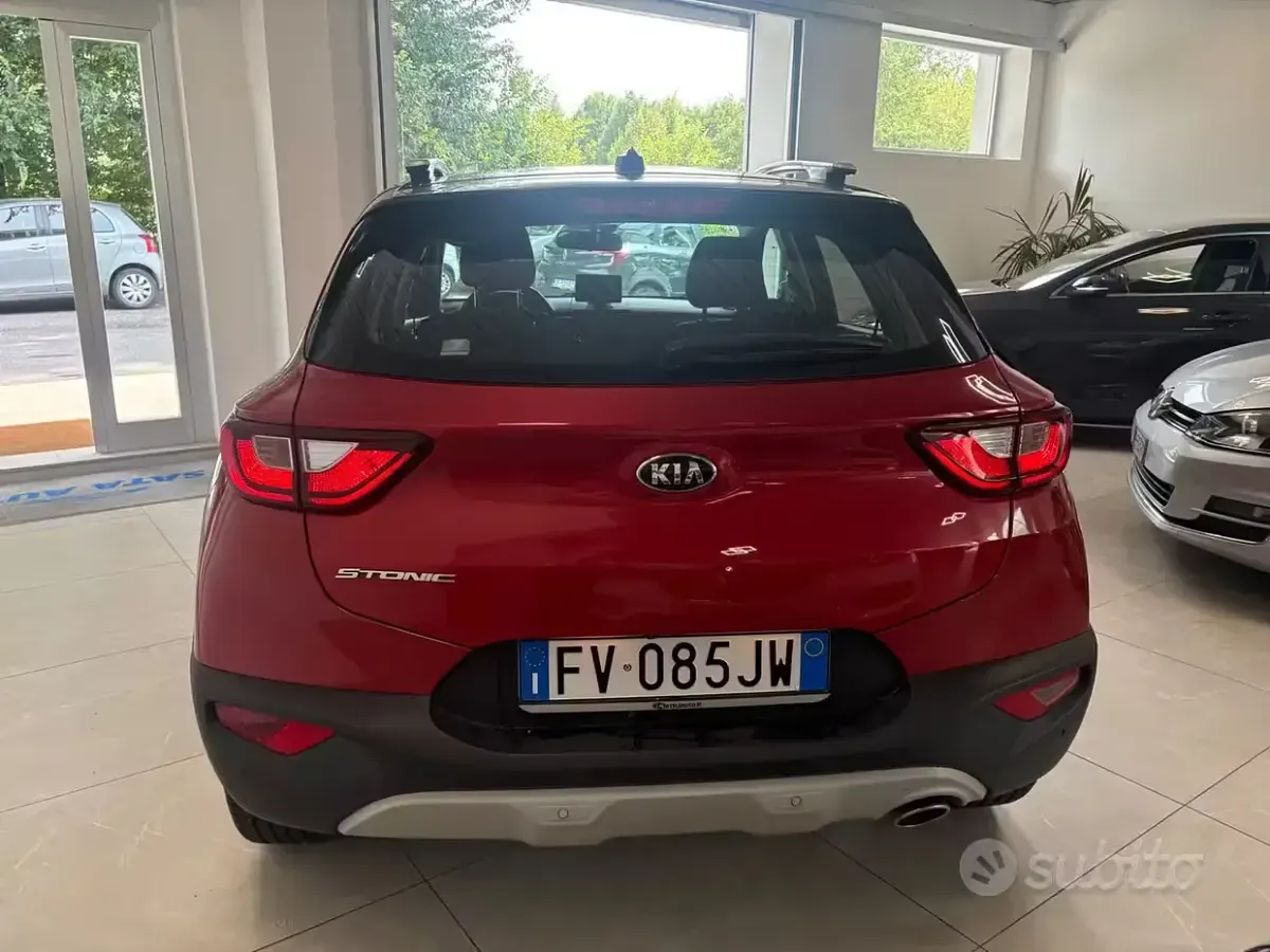 Usata Kia Stonic Style 100 CV (73 kW) 2020 Rosso SUV