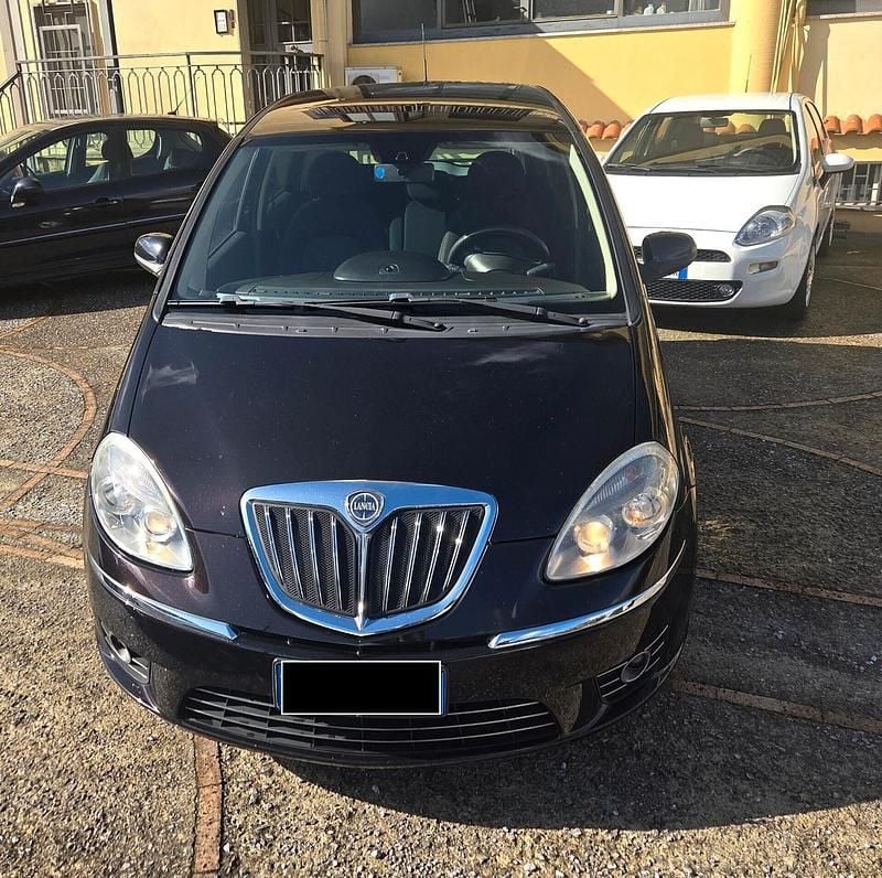 Usata Lancia Musa 95 CV (69 kW) 2012 Marrone Monovolume