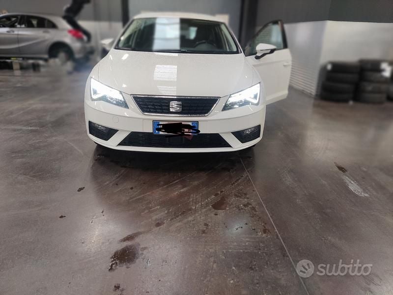 Bianco Usata 2019 Seat Leon Tre volumi | 12.000 € (Buon prezzo) - Immagine 1/4