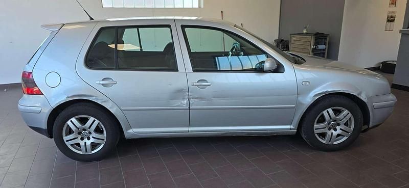 Usata VW Golf IV Highline 116 CV (85 kW) 2000 Berlina