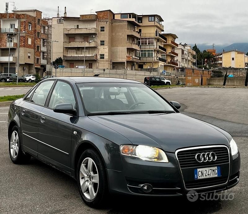 Usata Audi A4 140 CV (102 kW) 2005 Grigio Berlina