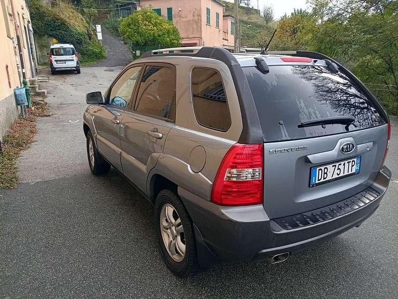 Usata Kia Sportage Active 140 CV (102 kW) 2006 Grigio SUV