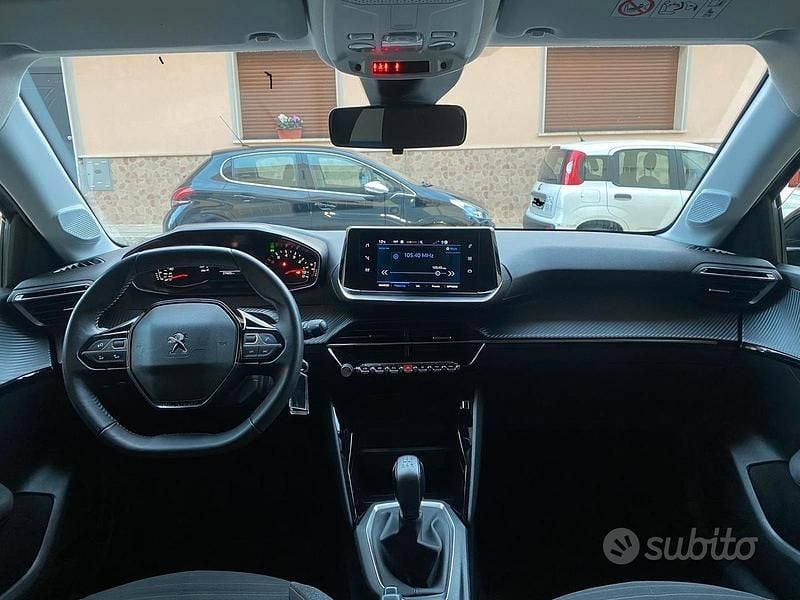 Usata Peugeot 208 Allure 75 CV (55 kW) 2022 Utilitaria