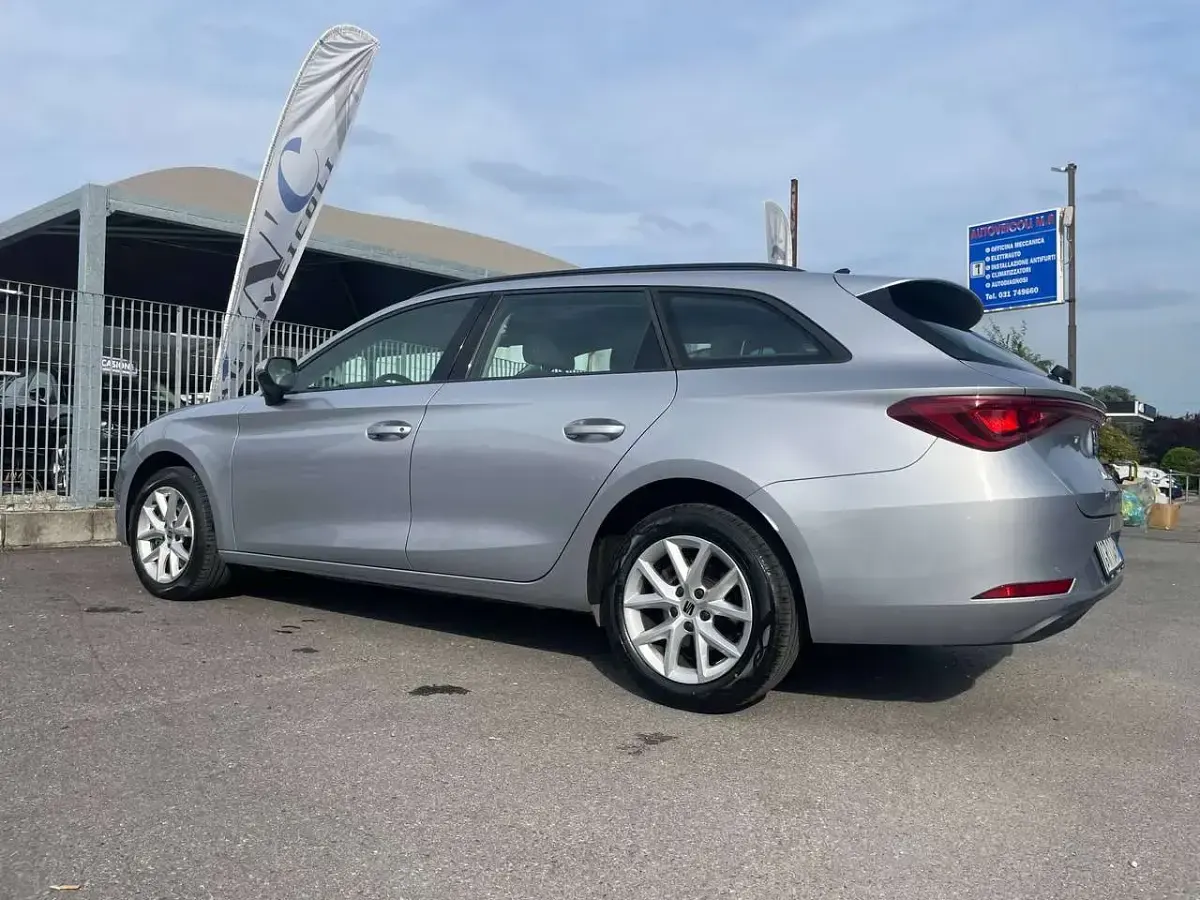 Usata Seat Leon Business 150 CV (110 kW) 2023 Argento Station wagon