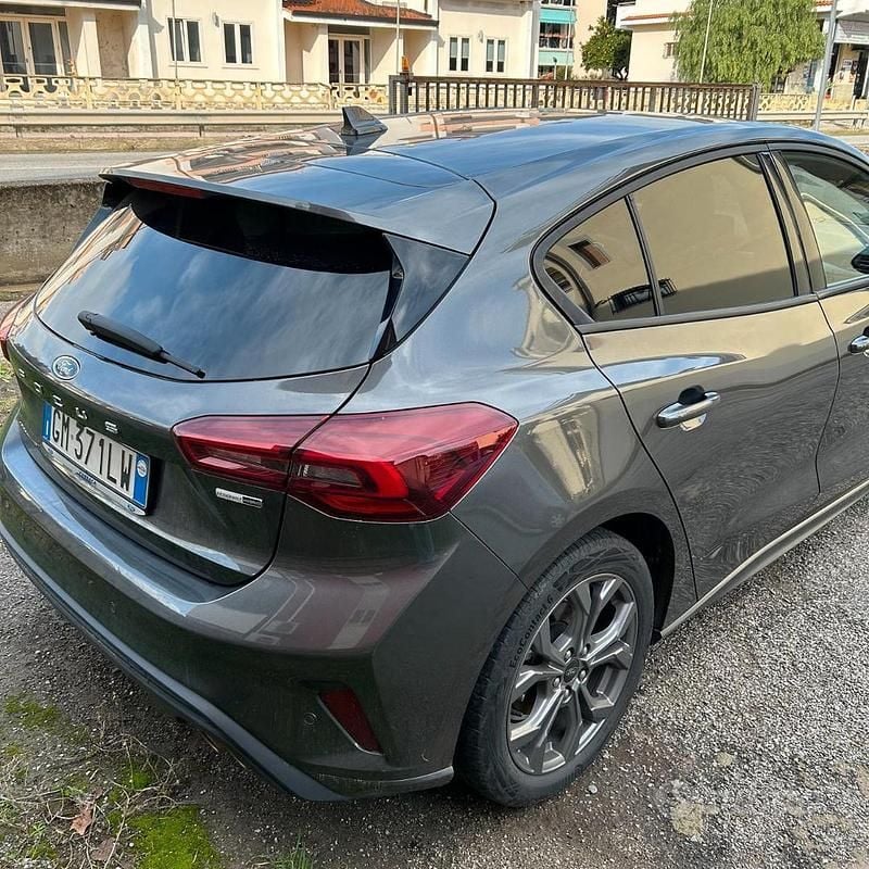 Usata Ford Focus ST-Line X 125 CV (91 kW) 2023 Grigio Berlina