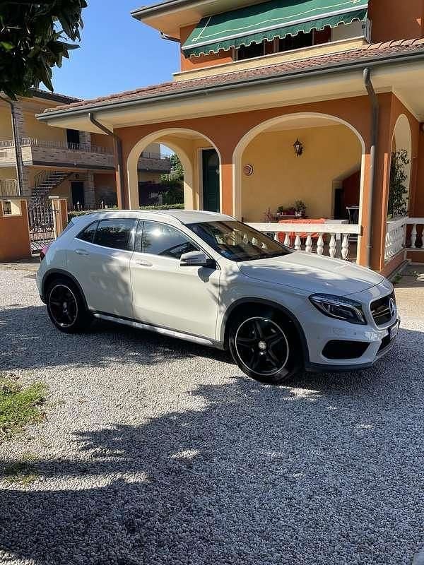 Usata Mercedes GLA220 Premium 170 CV (125 kW) 2014 SUV