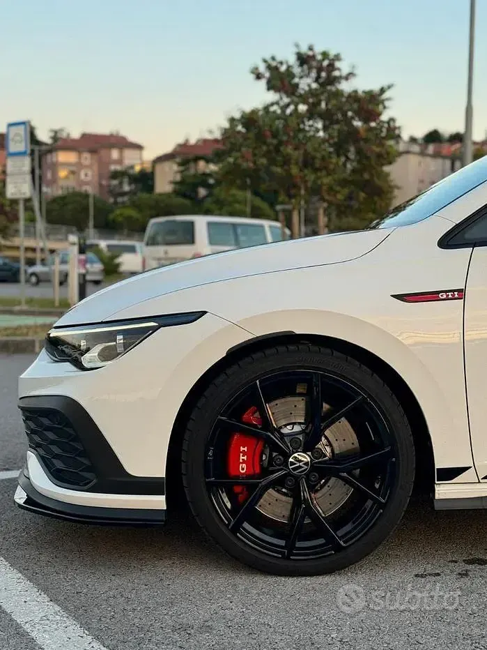 Usata VW Golf VIII GTI Clubsport 245 CV (180 kW) 2022 Bianco Berlina
