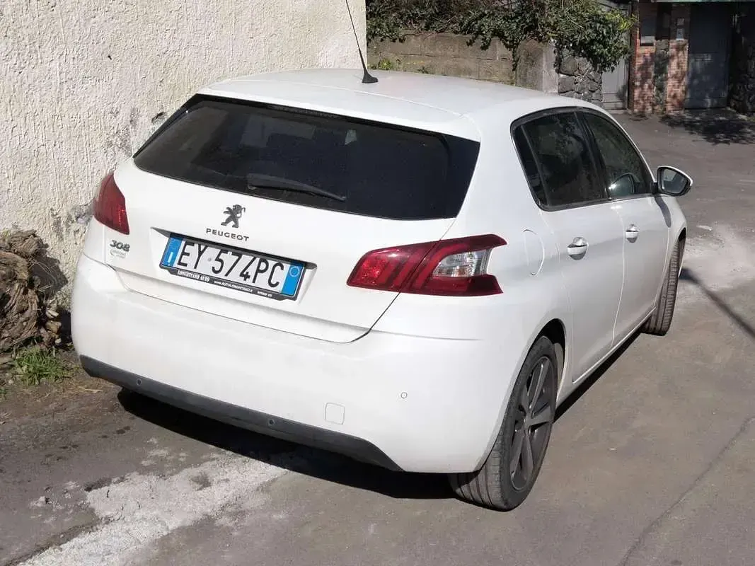Usata Peugeot 308 Allure 116 CV (85 kW) 2015 Bianco Berlina