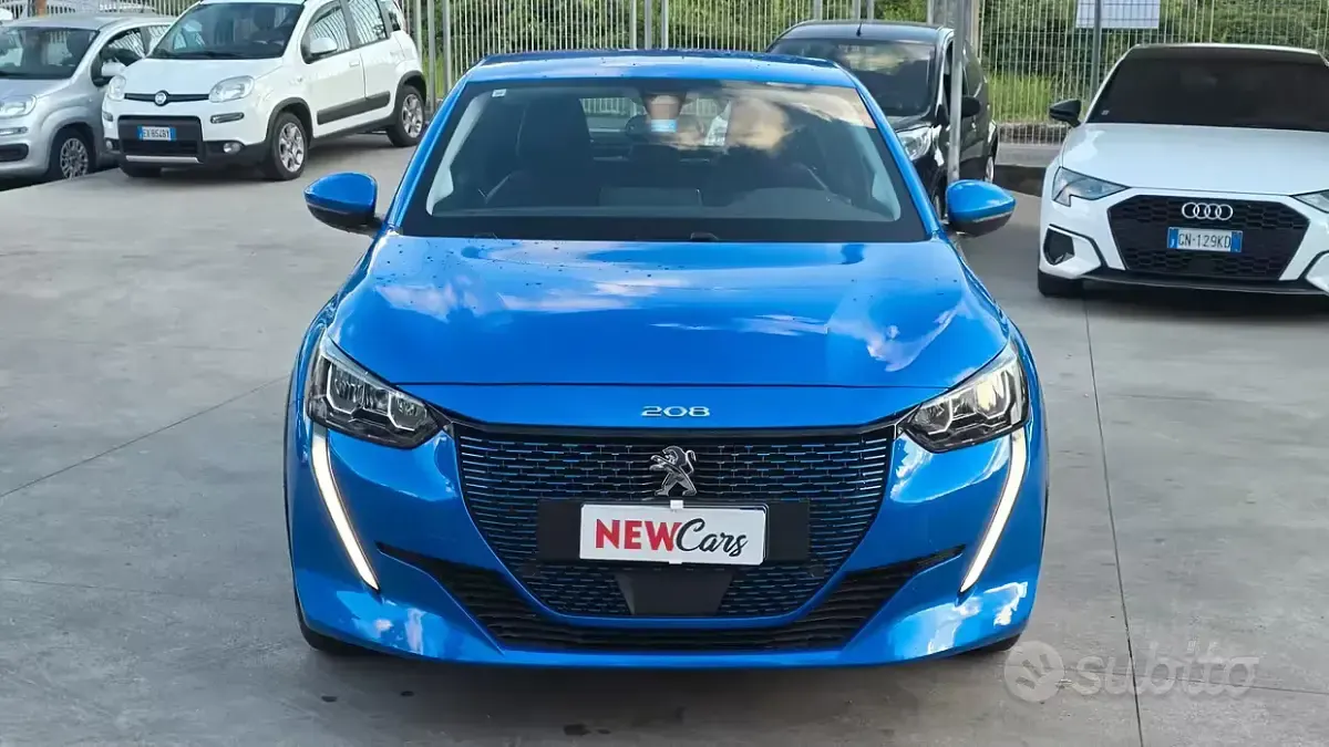 Usata Peugeot 208 Allure 56 kW (77 CV) 2021 Blu Utilitaria
