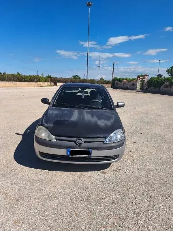 Usata Opel Corsa Swing 60 CV (44 kW) 2000 Berlina