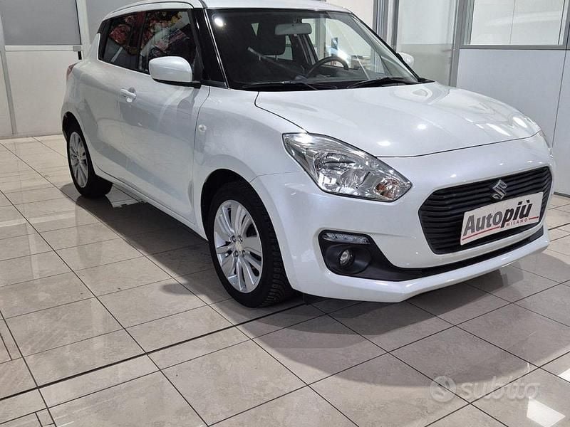 Usata Suzuki Swift Cool 90 CV (66 kW) 2020 Grigio Utilitaria