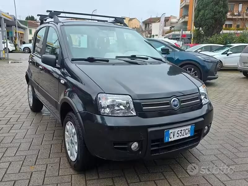 Usata Fiat Panda 4x4 Climbing 60 CV (44 kW) 2005 Other Utilitaria