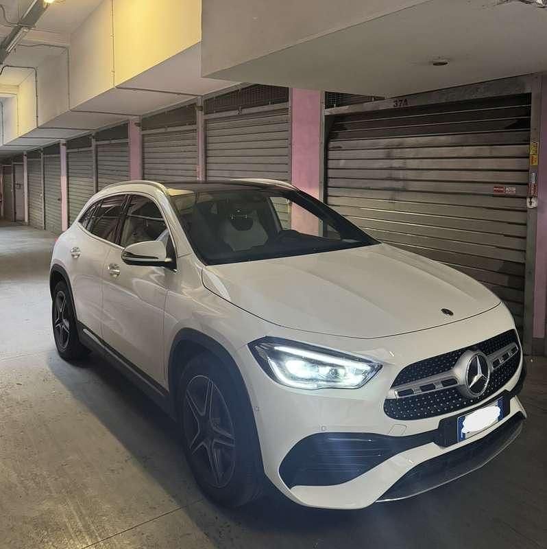 Usata Mercedes GLA200 Premium 150 CV (110 kW) 2021 Bianco SUV
