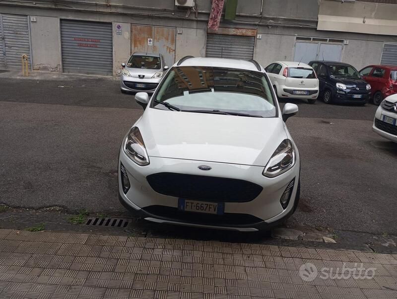 Usata Ford Fiesta Active 86 CV (63 kW) 2018 Bianco Utilitaria