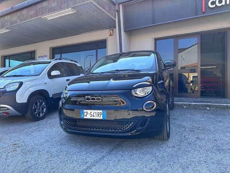 Usata Fiat 500e Icon 42 kW (58 CV) 2023 Nero Utilitaria